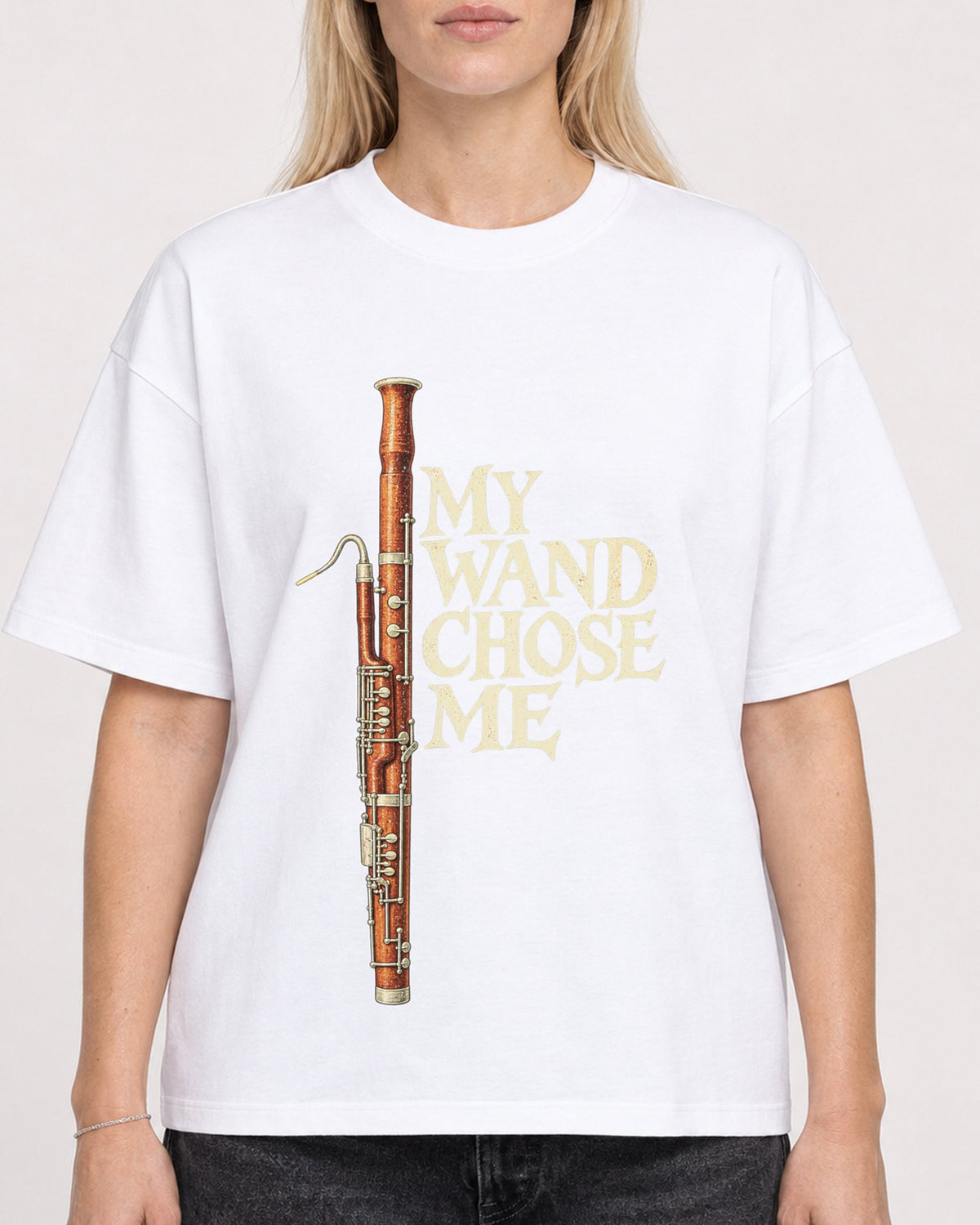 Mockup Boxy Heavyweight Tee White female close-up 08