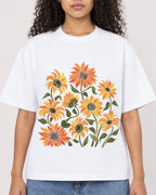 Mockup Boxy Heavyweight Tee White female close-up 10