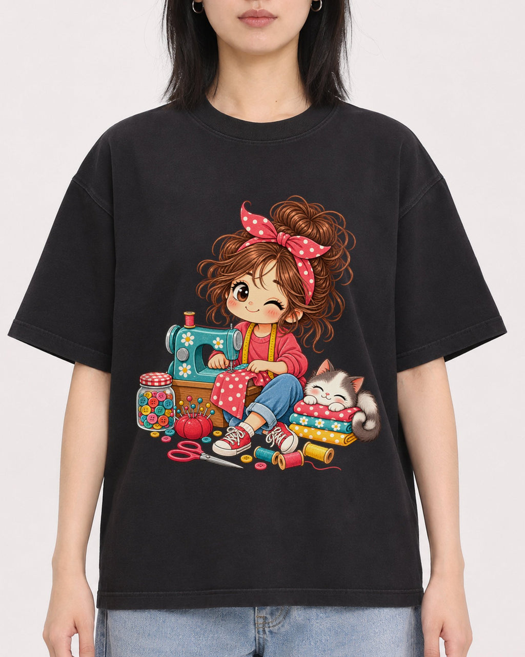 Mockup Boxy Heavyweight Tee Black female close-up 31
