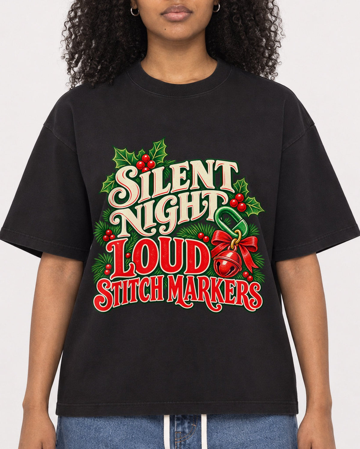 Mockup Boxy Heavyweight Tee Black female close-up 05