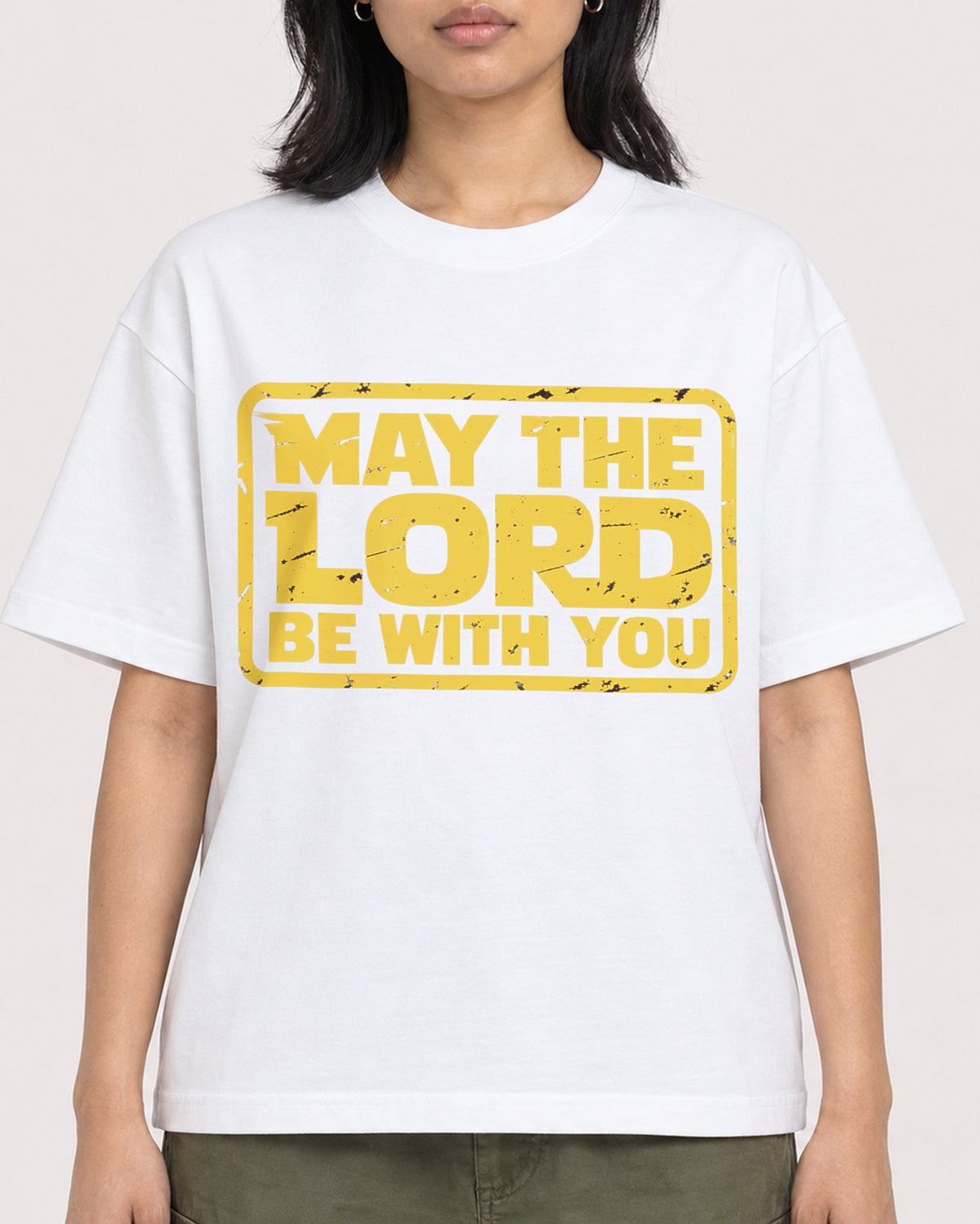 Mockup Boxy Heavyweight Tee White female close-up 22