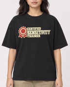 Mockup Boxy Heavyweight Tee Black female close-up 02