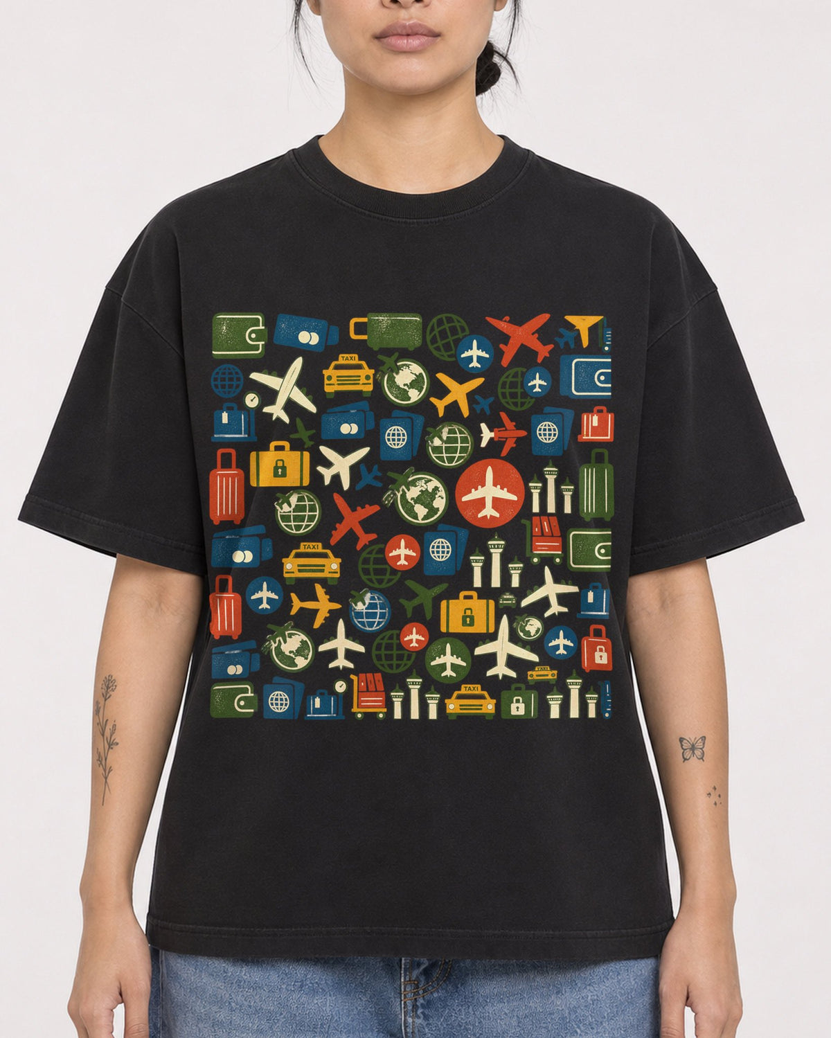 Mockup Boxy Heavyweight Tee Black female close-up 12