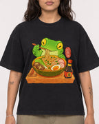 Mockup Boxy Heavyweight Tee Black female close-up 06