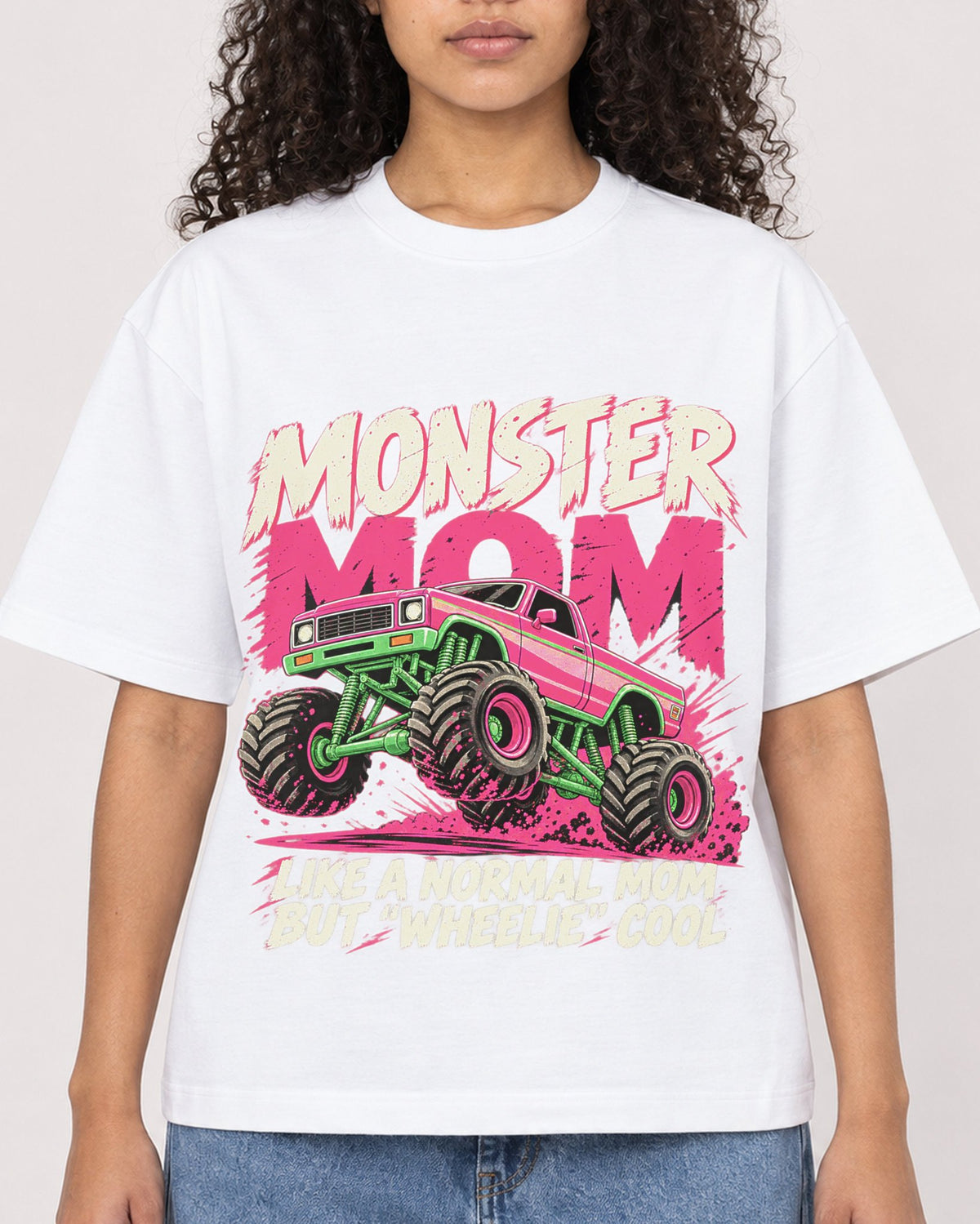 Mockup Boxy Heavyweight Tee White female close-up 10