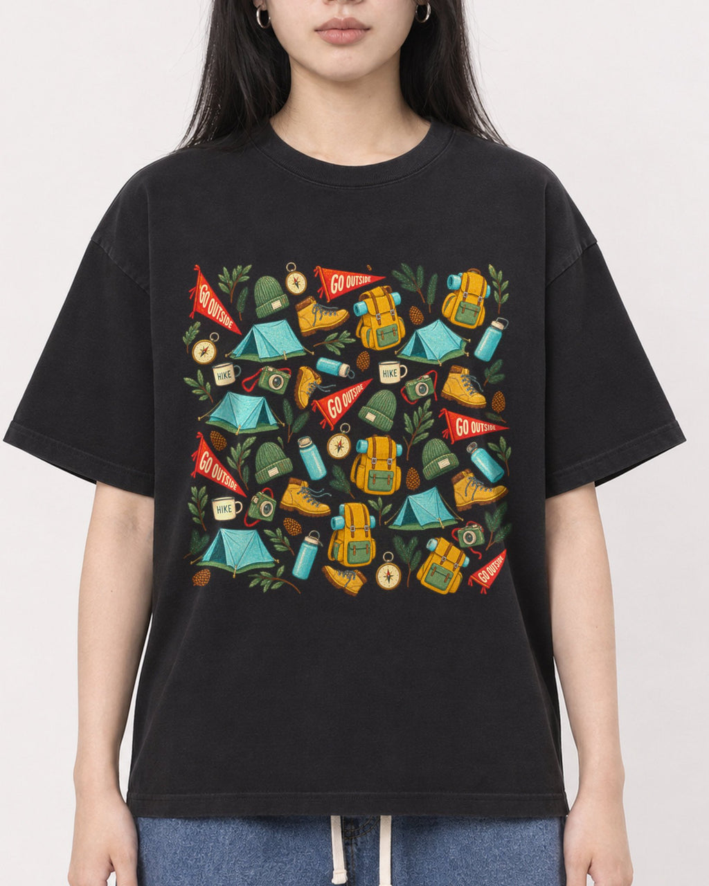 Mockup Boxy Heavyweight Tee Black female close-up 01