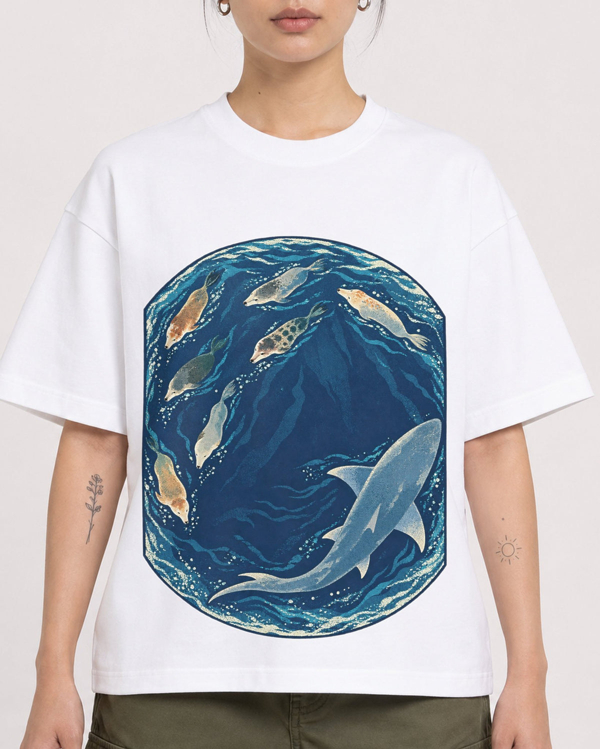 Mockup Boxy Heavyweight Tee White female close-up 12