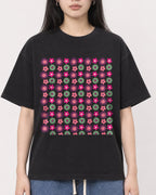 Mockup Boxy Heavyweight Tee Black female close-up 01