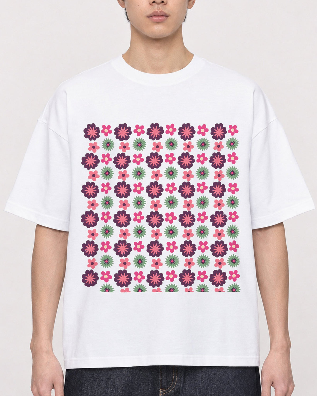 Mockup Boxy Heavyweight Tee White male close-up 01