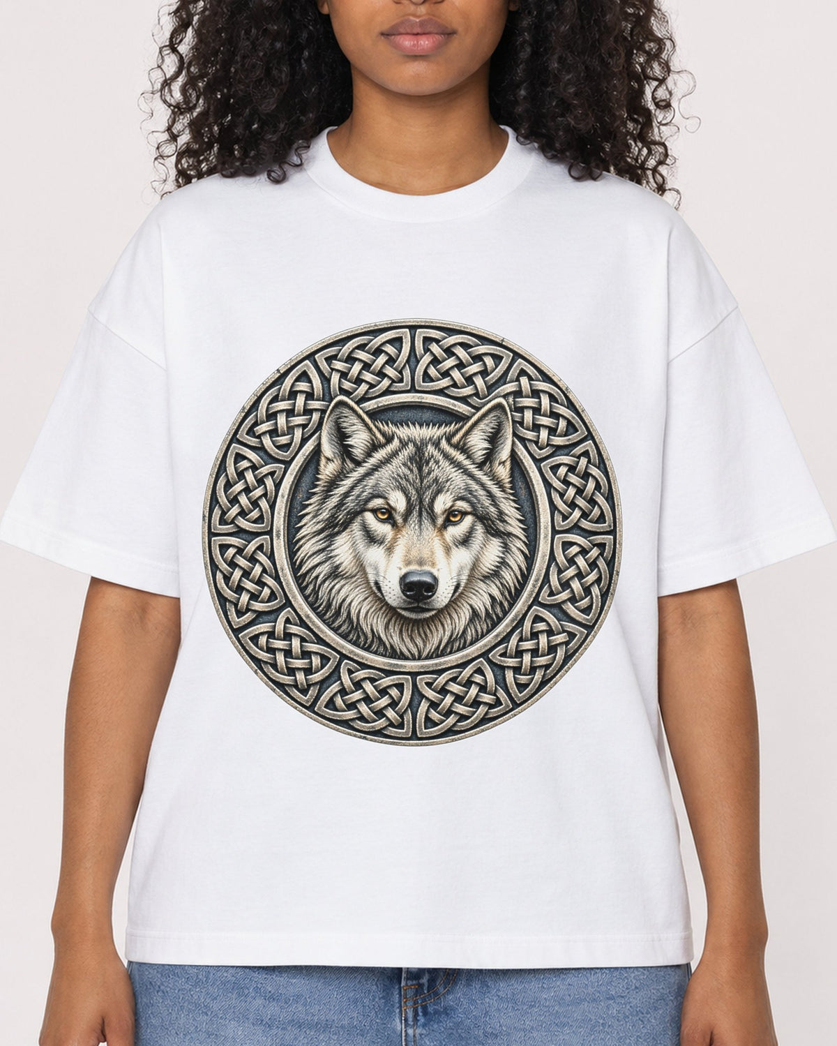 Mockup Boxy Heavyweight Tee White female close-up 05