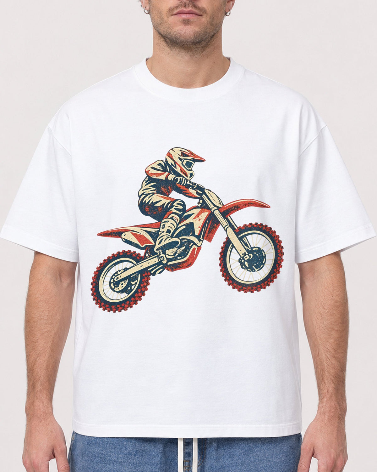 Mockup Boxy Heavyweight Tee White male close-up 08