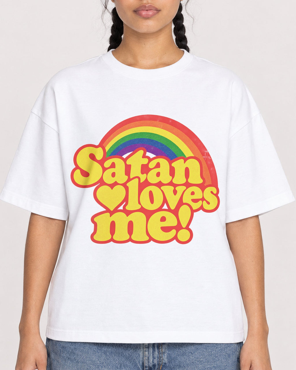 Mockup Boxy Heavyweight Tee White female close-up 50