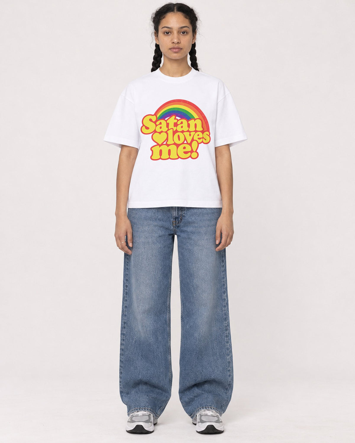 Mockup Boxy Heavyweight Tee White female full-body 50