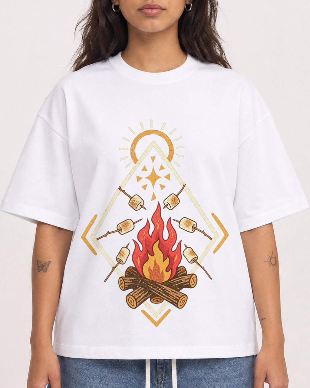 Mockup Boxy Heavyweight Tee White female close-up 06