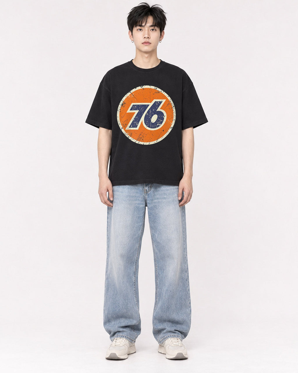 Mockup Boxy Heavyweight Tee Black male full-body 01