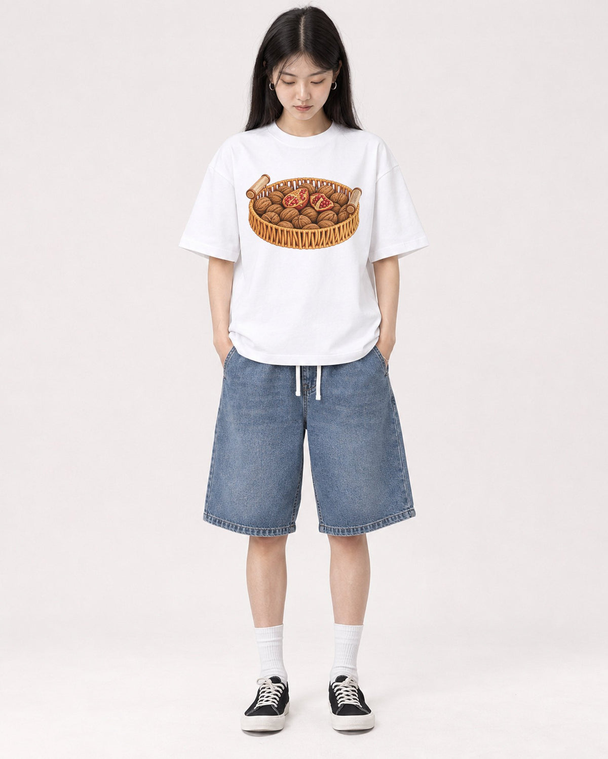 Mockup Boxy Heavyweight Tee White female full-body 01
