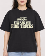Mockup Boxy Heavyweight Tee Black female close-up 03