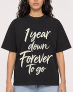 Mockup Boxy Heavyweight Tee Black female close-up 07