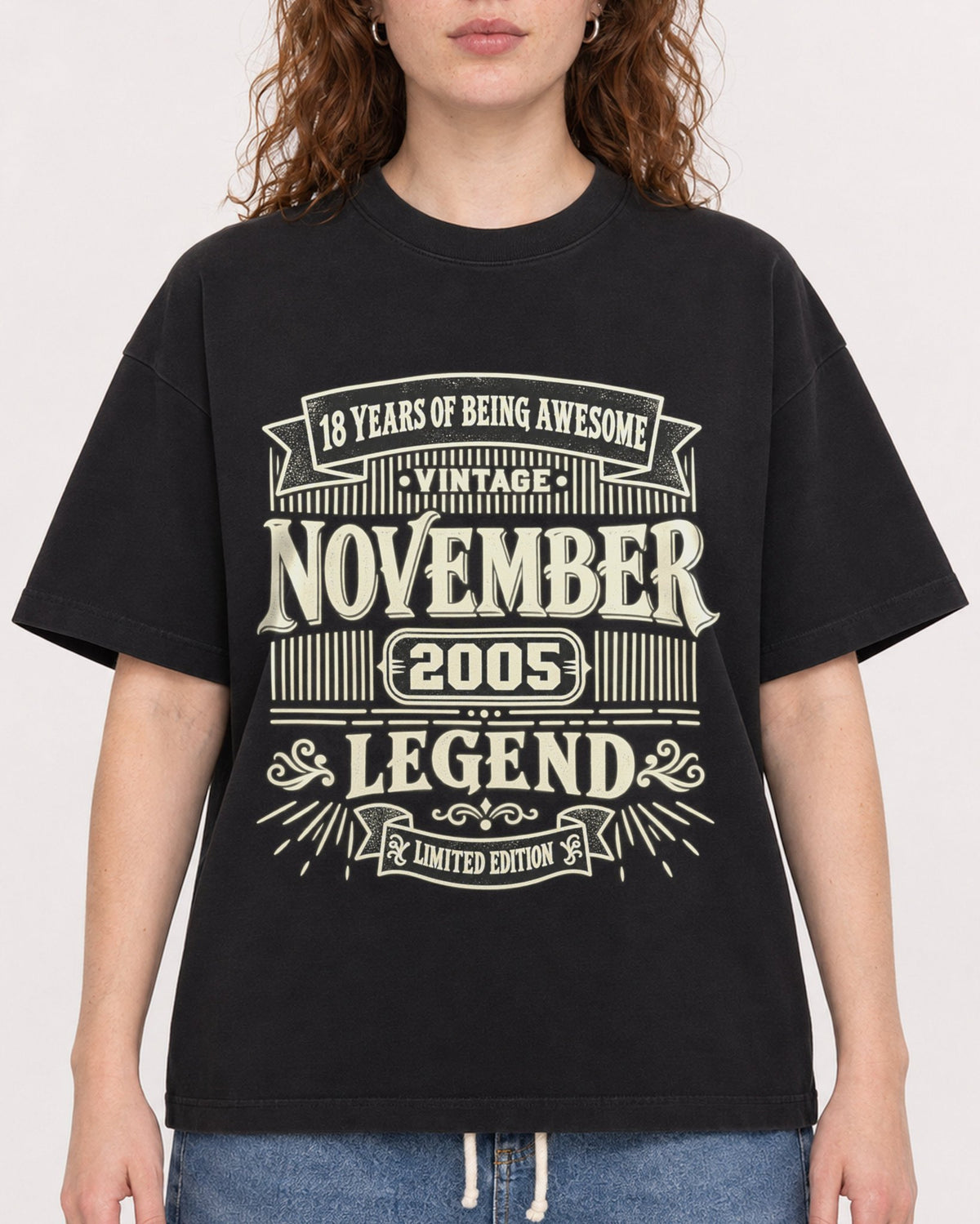 Mockup Boxy Heavyweight Tee Black female close-up 09