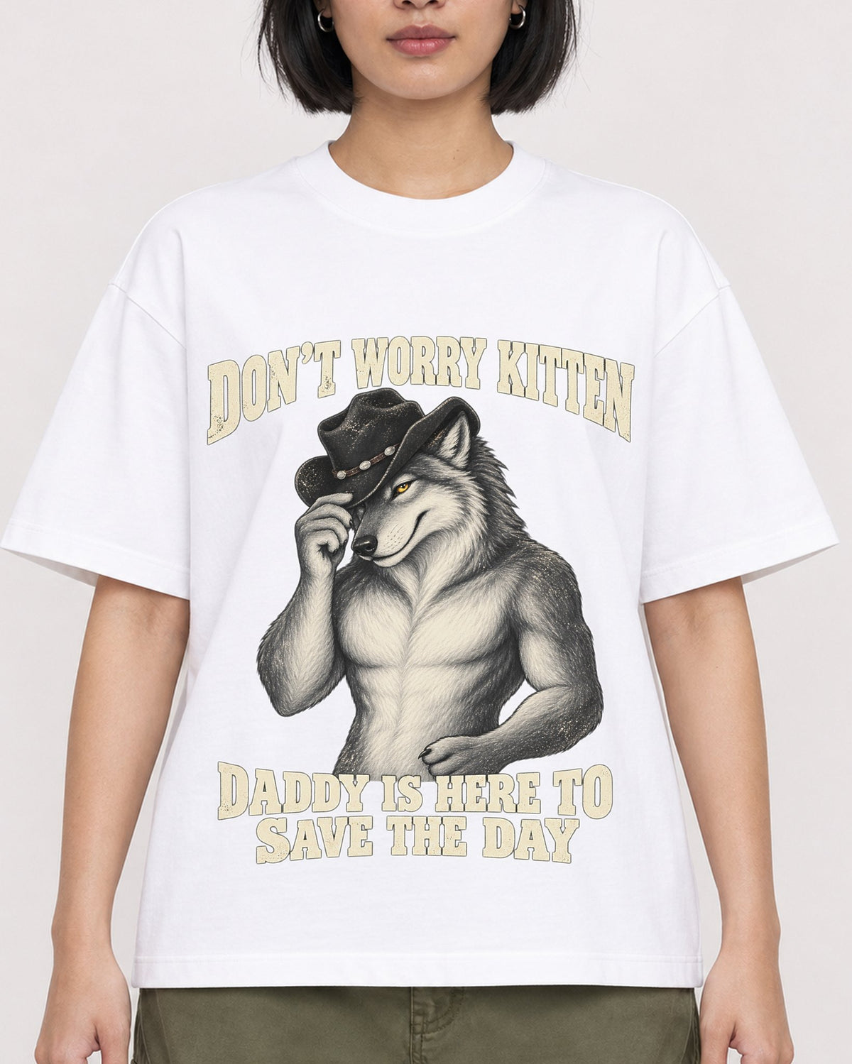 Mockup Boxy Heavyweight Tee White female close-up 32