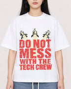 Mockup Boxy Heavyweight Tee White female close-up 01