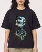 Mockup Boxy Heavyweight Tee Black female close-up 02