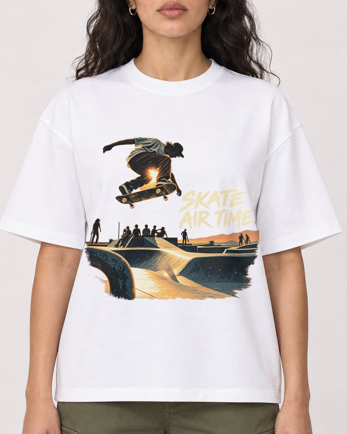 Mockup Boxy Heavyweight Tee White female close-up 07
