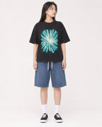 Mockup Boxy Heavyweight Tee Black female full-body 01
