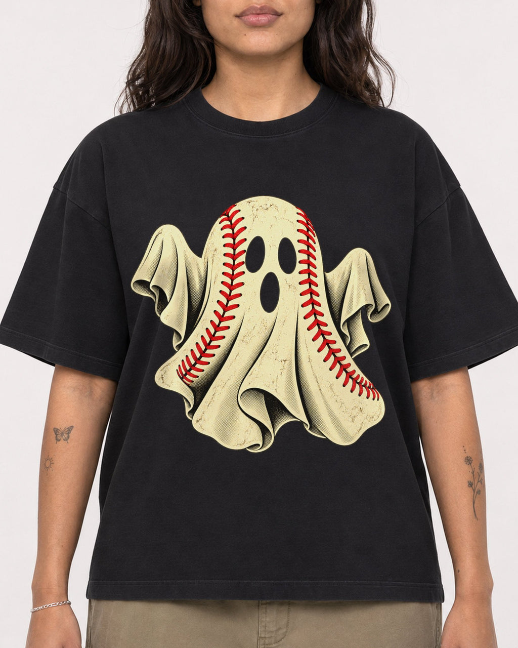 Mockup Boxy Heavyweight Tee Black female close-up 06