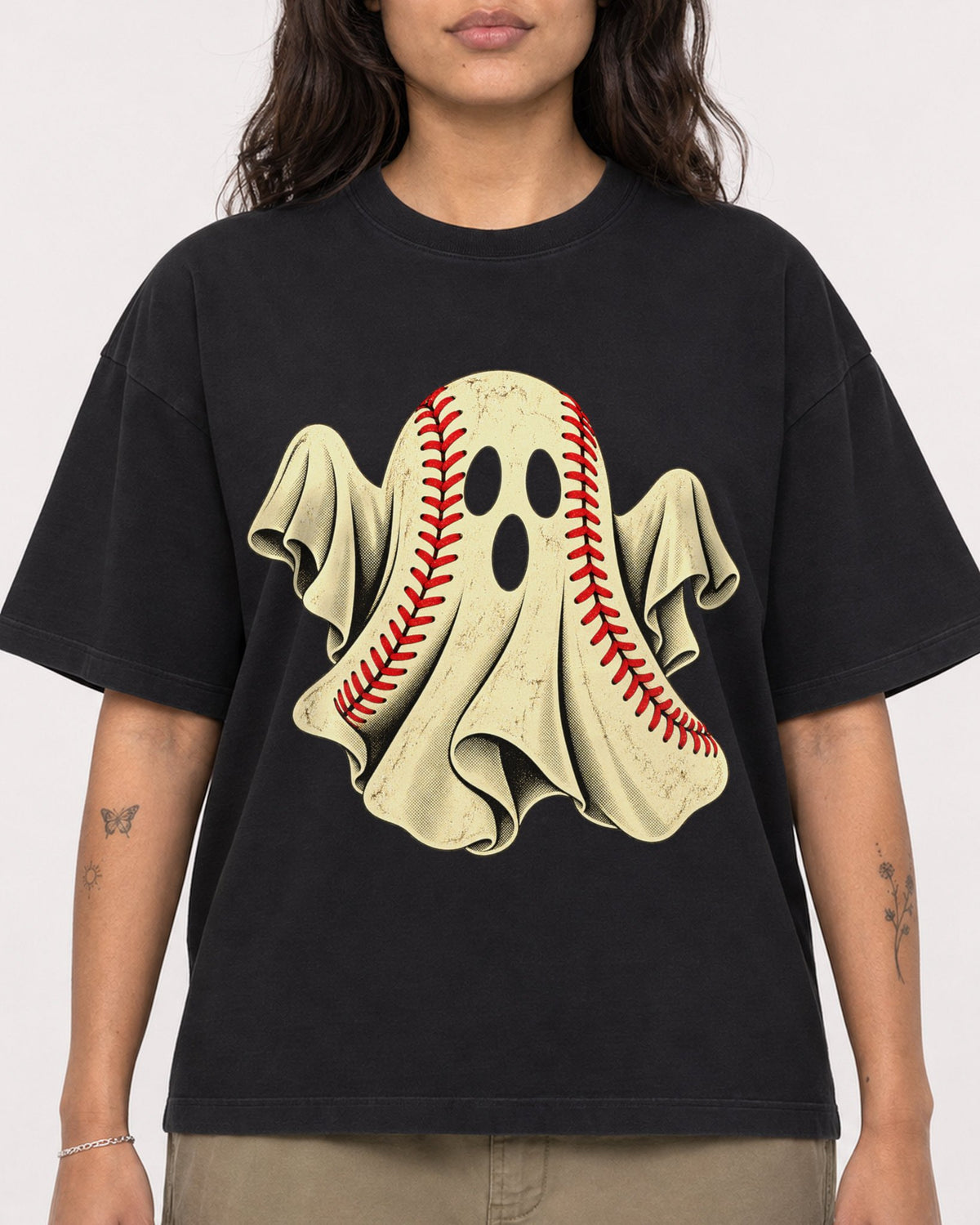 Mockup Boxy Heavyweight Tee Black female close-up 06