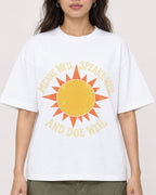 Mockup Boxy Heavyweight Tee White female close-up 02