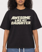 Mockup Boxy Heavyweight Tee Black female close-up 05