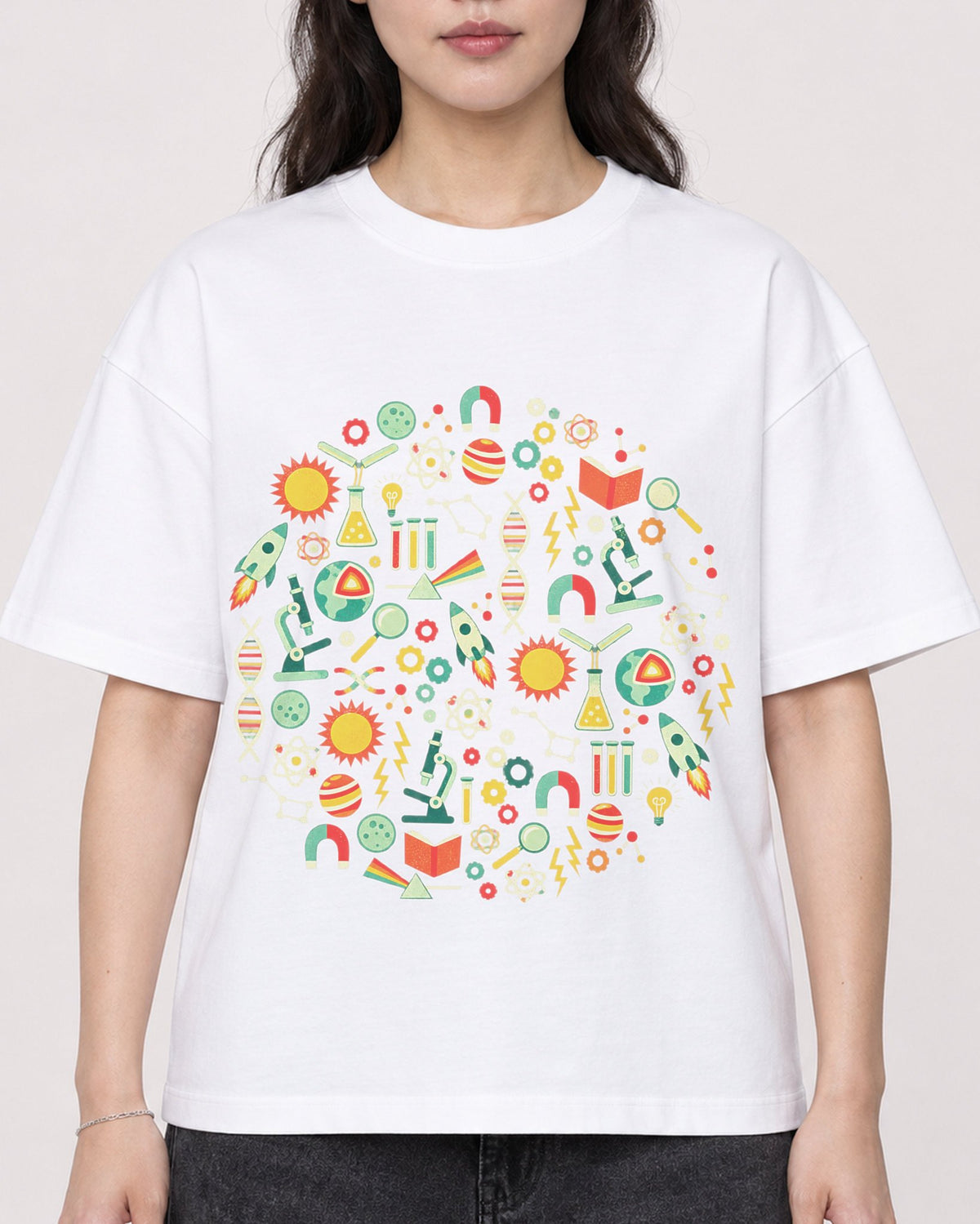 Mockup Boxy Heavyweight Tee White female close-up 03