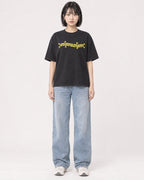 Mockup Boxy Heavyweight Tee Black female full-body 11