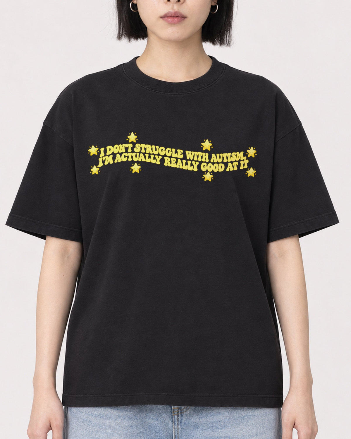 Mockup Boxy Heavyweight Tee Black female close-up 11