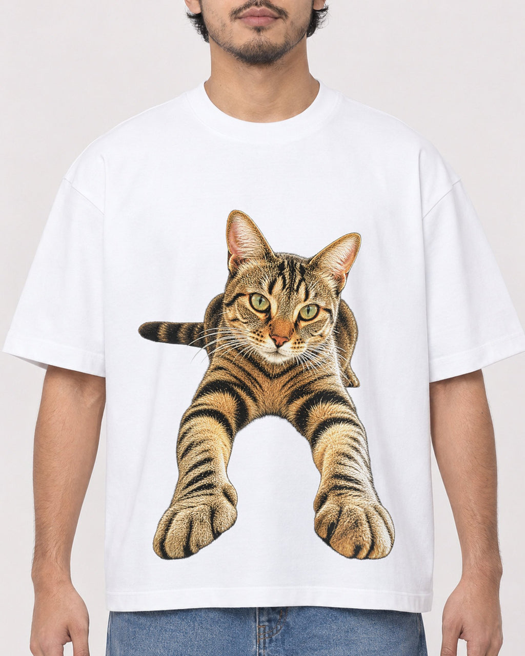 Mockup Boxy Heavyweight Tee White male close-up 02