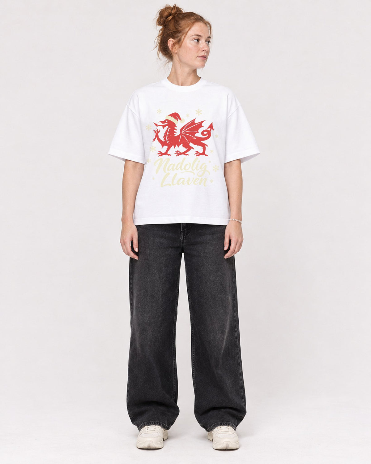 Mockup Boxy Heavyweight Tee White female full-body 28
