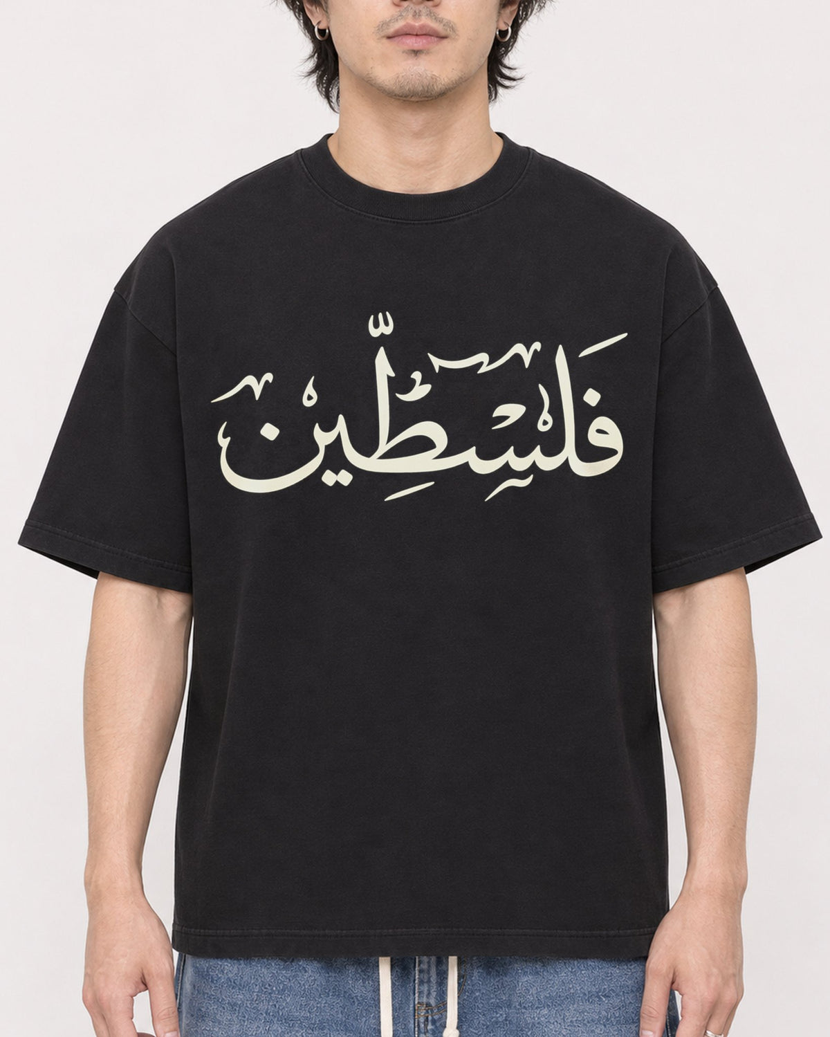 Mockup Boxy Heavyweight Tee Black male close-up 03