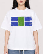 Mockup Boxy Heavyweight Tee White female close-up 01