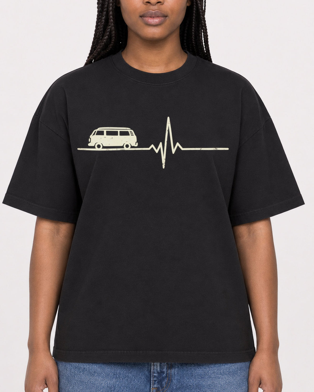 Mockup Boxy Heavyweight Tee Black female close-up 04