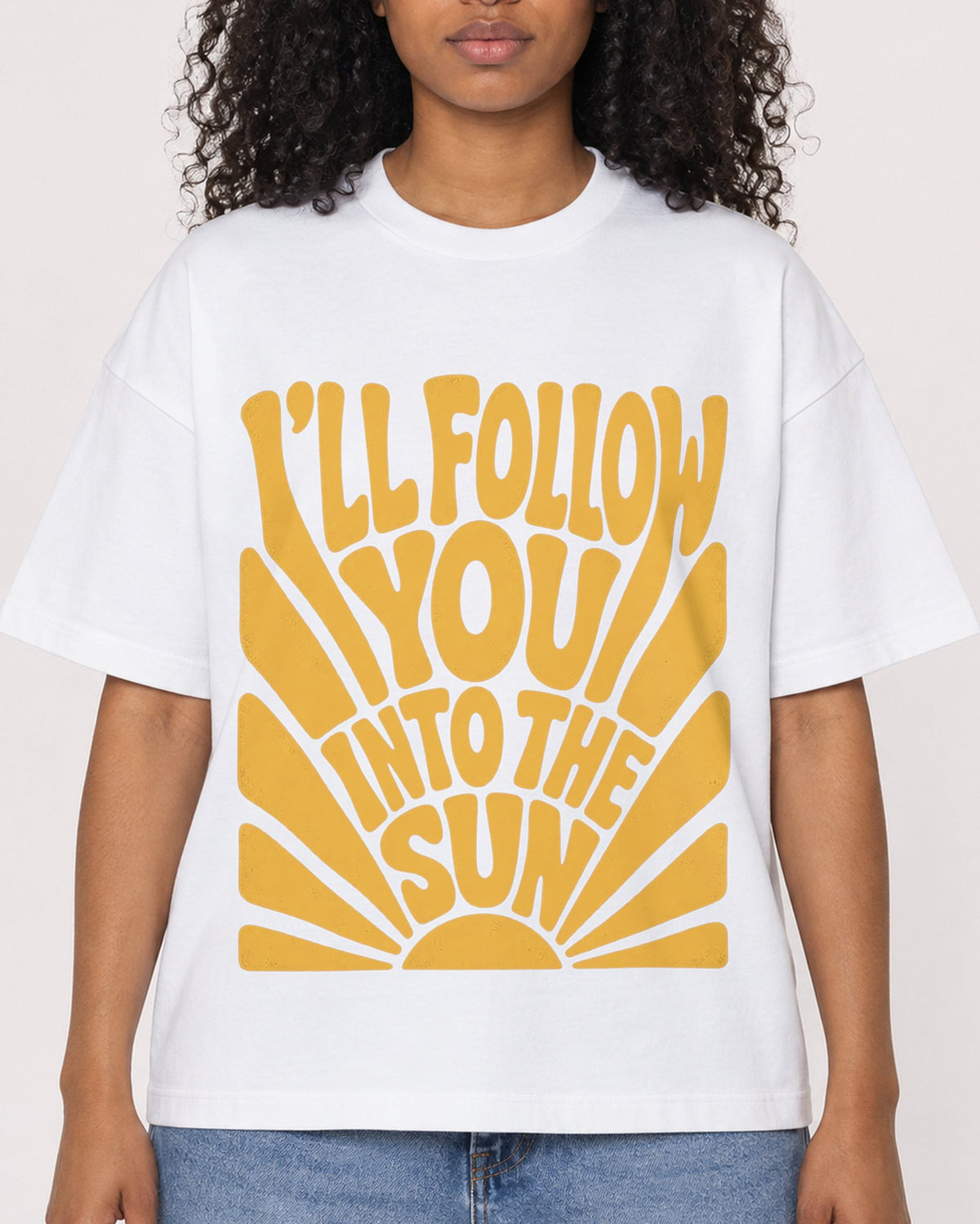Mockup Boxy Heavyweight Tee White female close-up 05