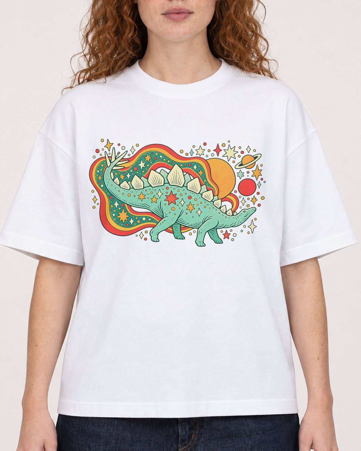 Mockup Boxy Heavyweight Tee White female close-up 09