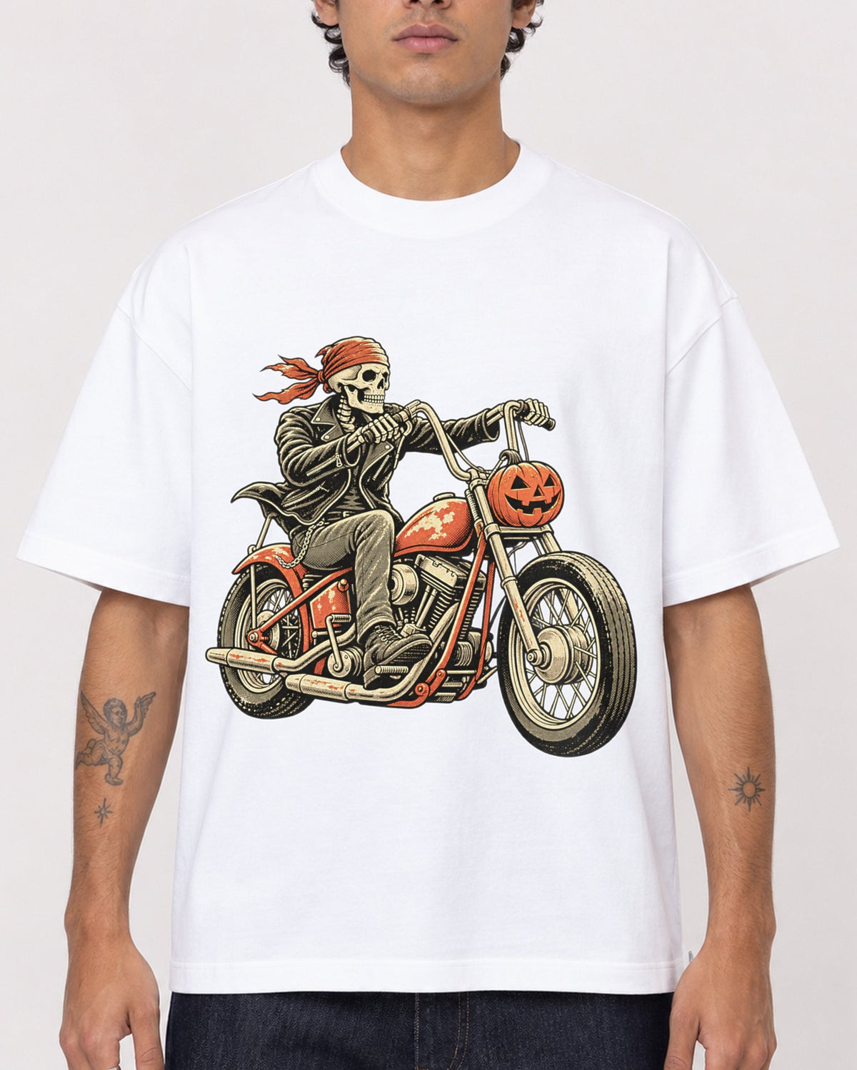 Mockup Boxy Heavyweight Tee White male close-up 06