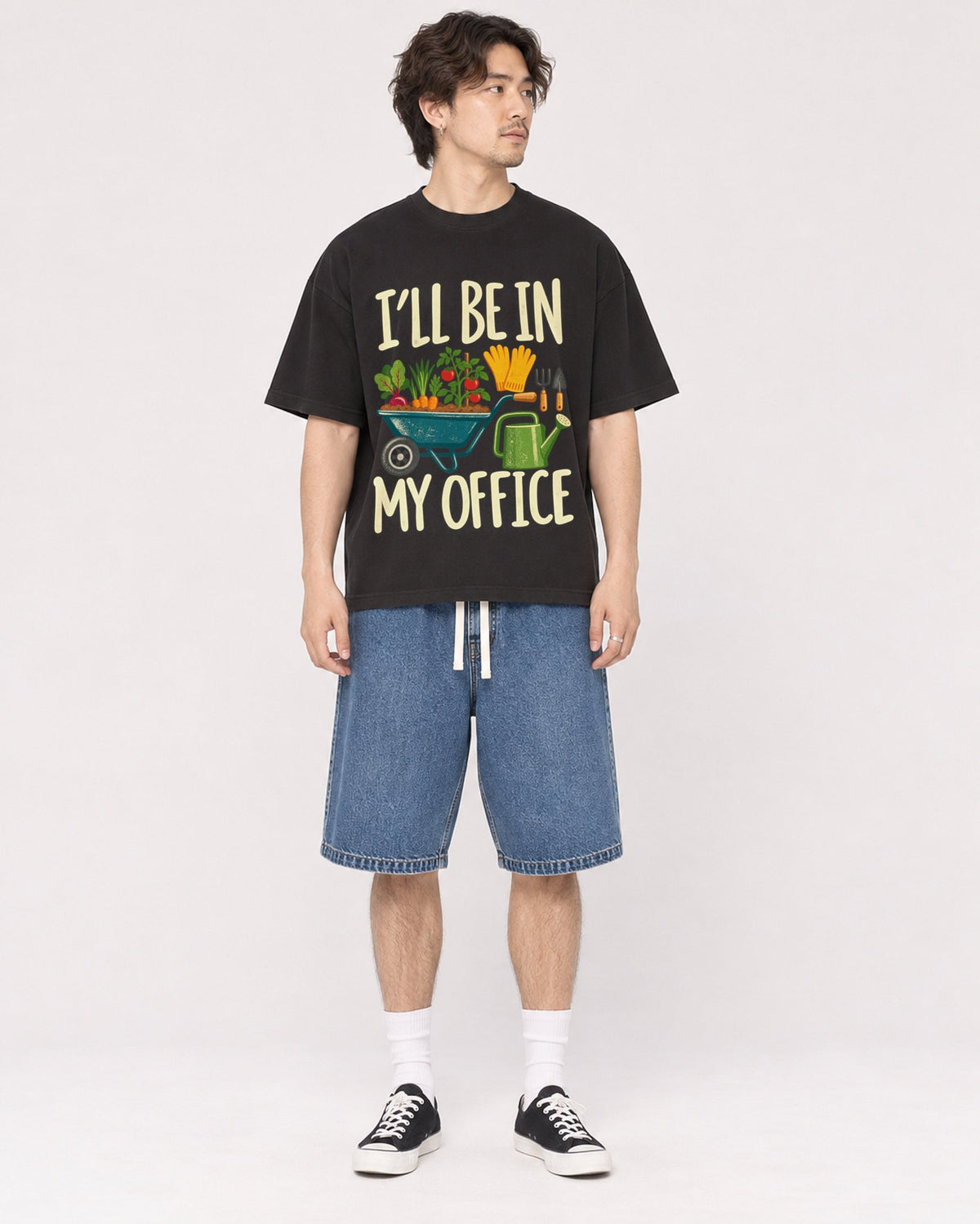 Mockup Boxy Heavyweight Tee Black male full-body 03