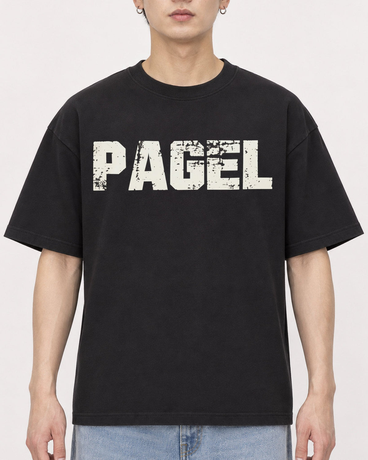 Mockup Boxy Heavyweight Tee Black male close-up 01