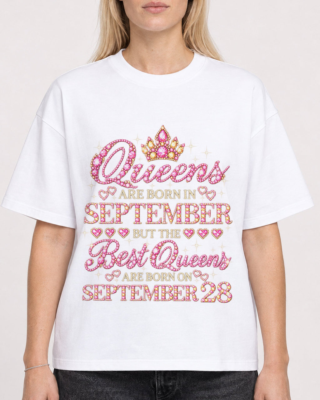 Mockup Boxy Heavyweight Tee White female close-up 08