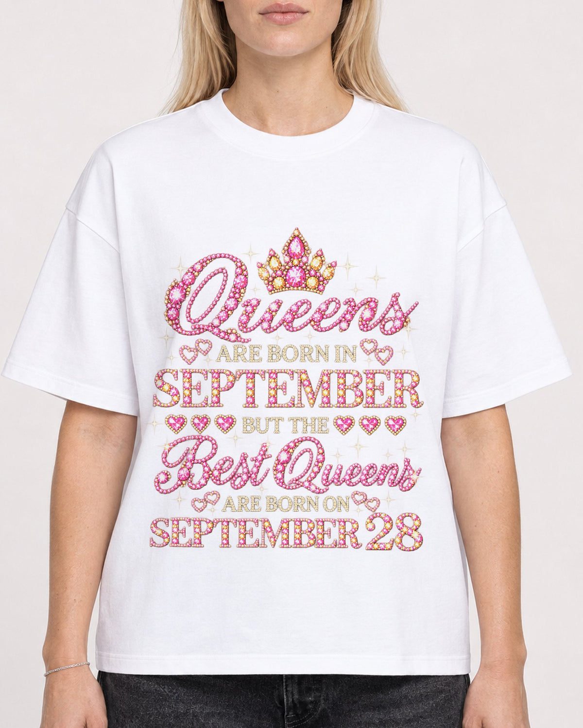 Mockup Boxy Heavyweight Tee White female close-up 08