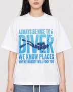 Mockup Boxy Heavyweight Tee White female close-up 01