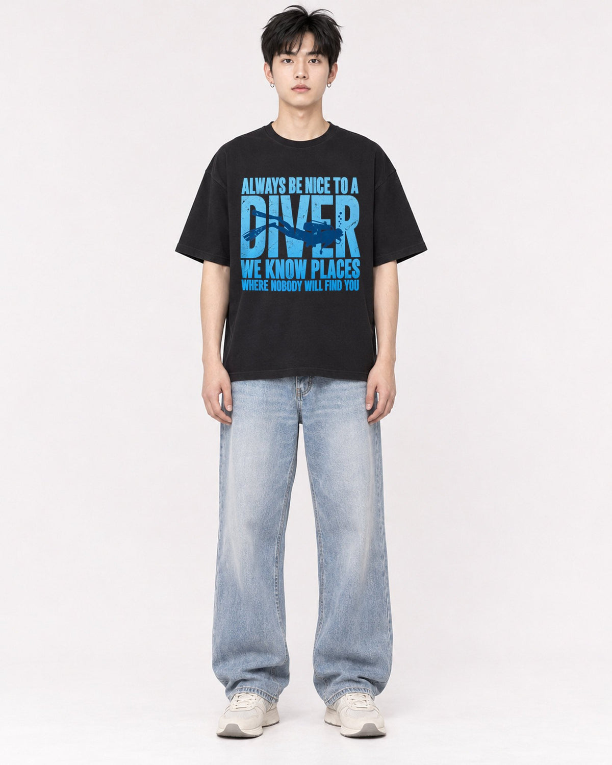 Mockup Boxy Heavyweight Tee Black male full-body 01