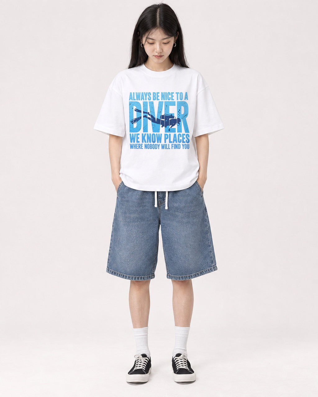 Mockup Boxy Heavyweight Tee White female full-body 01